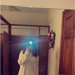 Meet your Posher, Alora